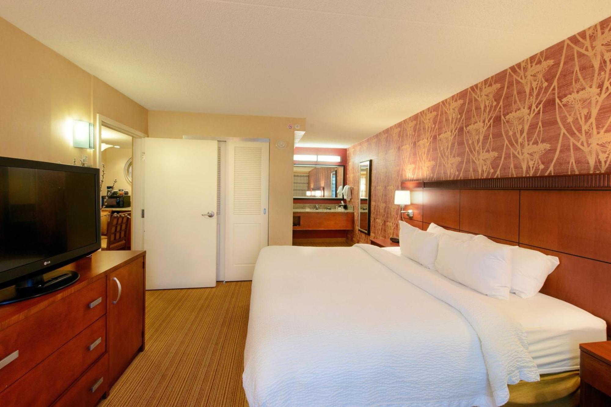 คอร์ตยาร์ด แคนตัน Hotel นอร์ธแคนตัน ภายนอก รูปภาพ