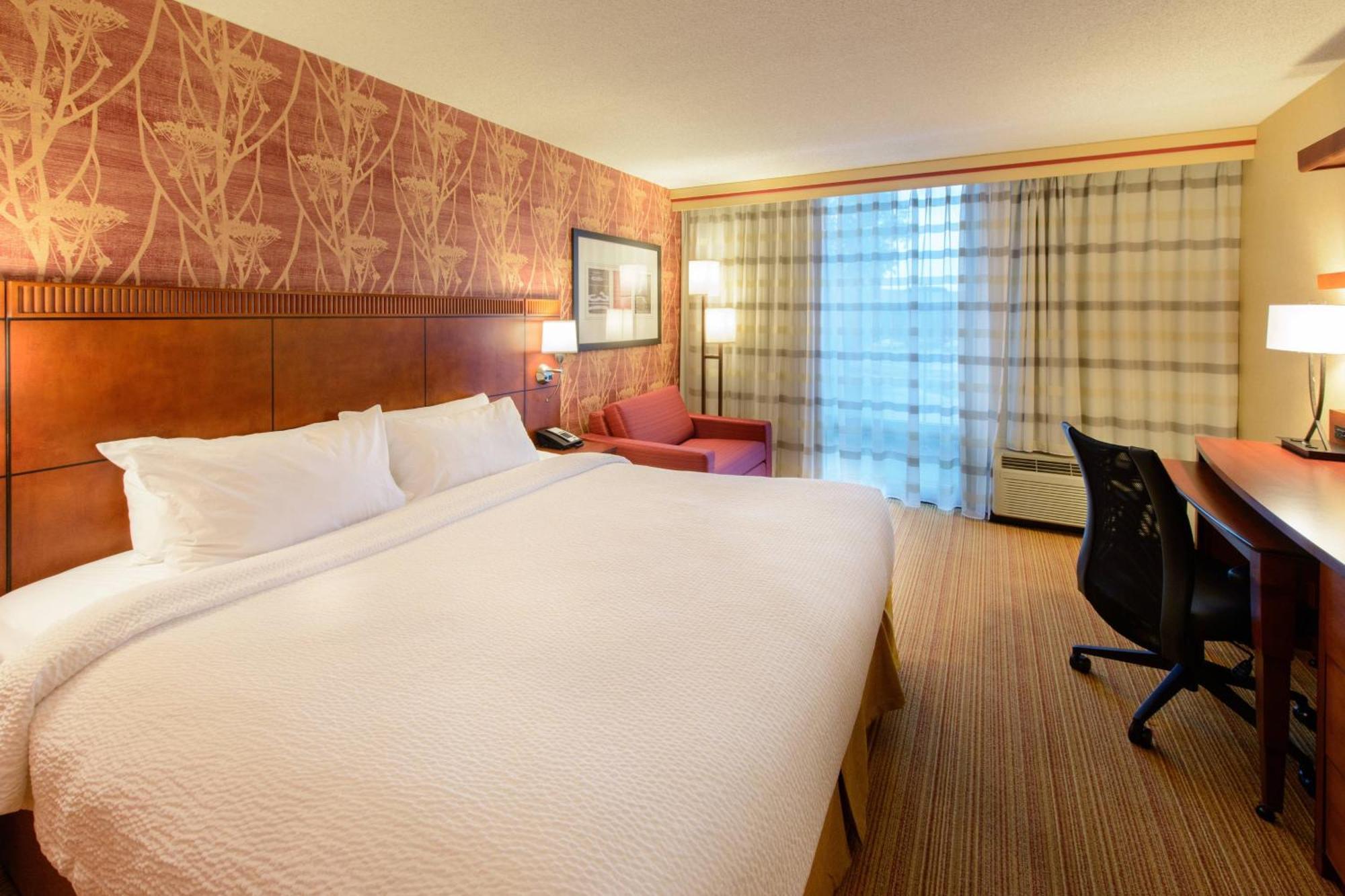 คอร์ตยาร์ด แคนตัน Hotel นอร์ธแคนตัน ภายนอก รูปภาพ